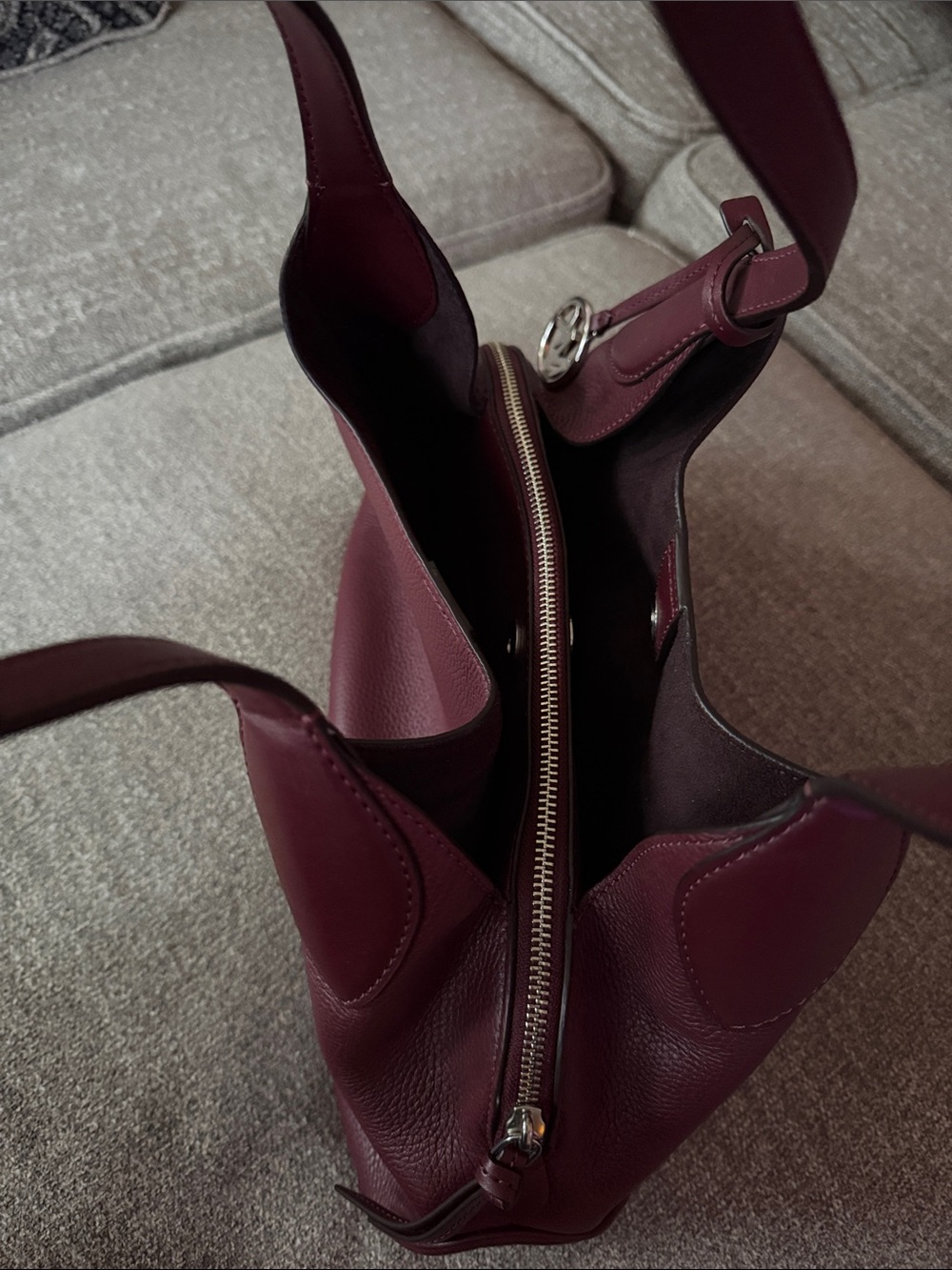Michael Kors Pebbled Leather Shoulder Bag in Burgundy - Picture 4 of 6